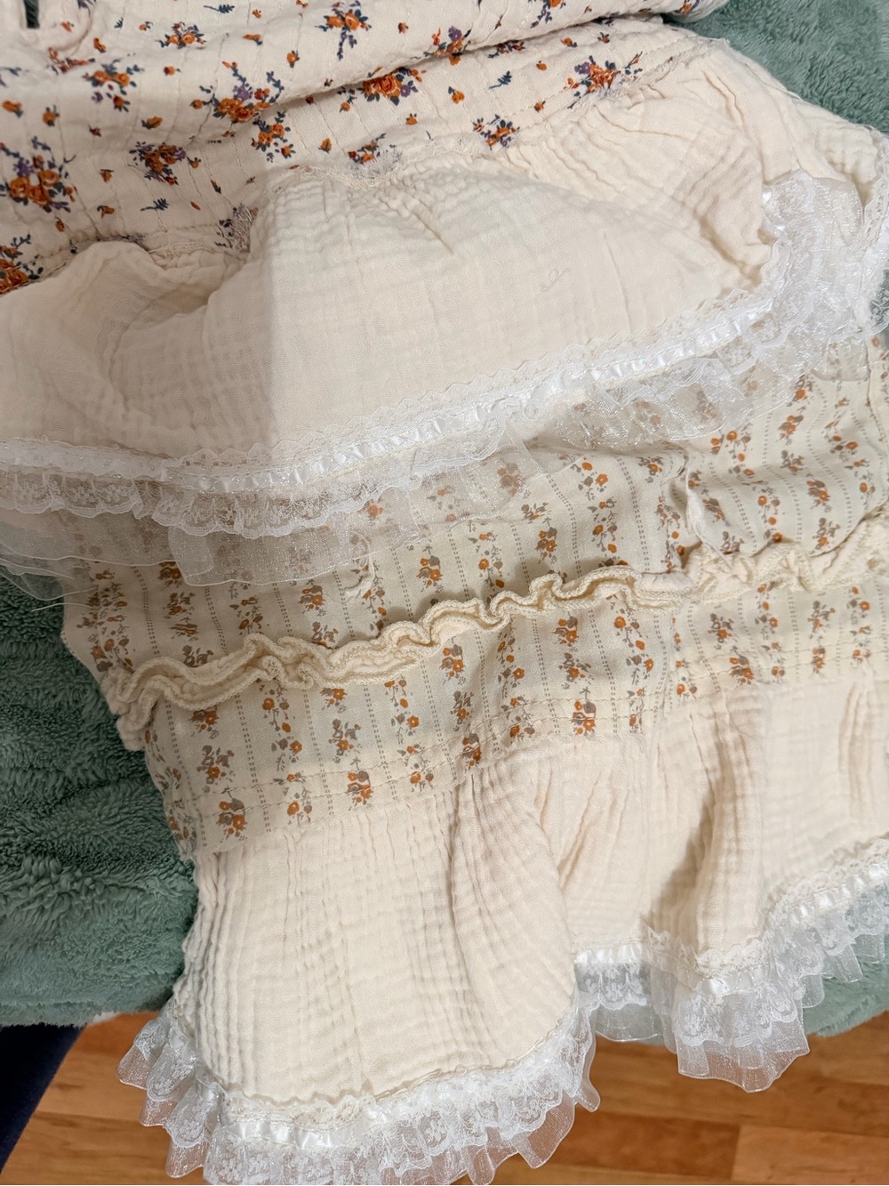 POL Cream Floral Ruffle Boho pants small - Picture 10 of 11
